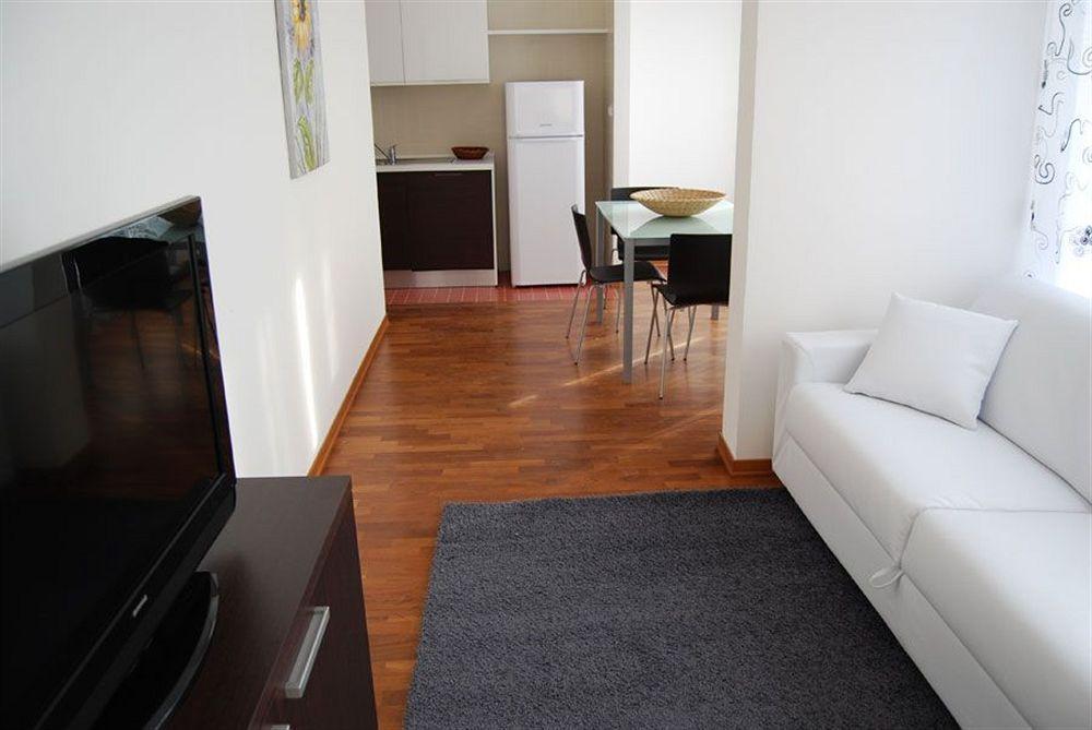 Residence Le Terrazze Триест Экстерьер фото