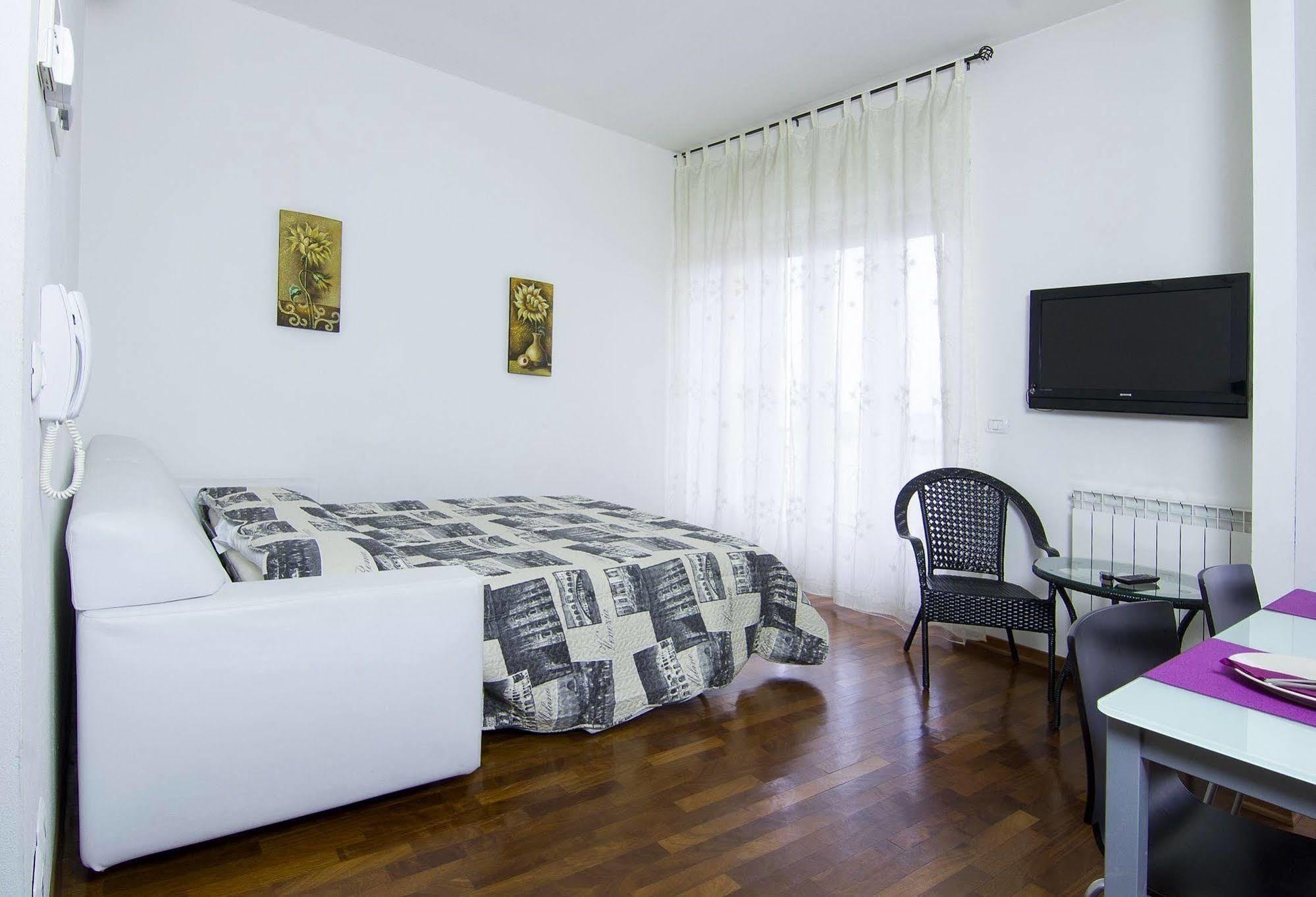 Residence Le Terrazze Триест Экстерьер фото