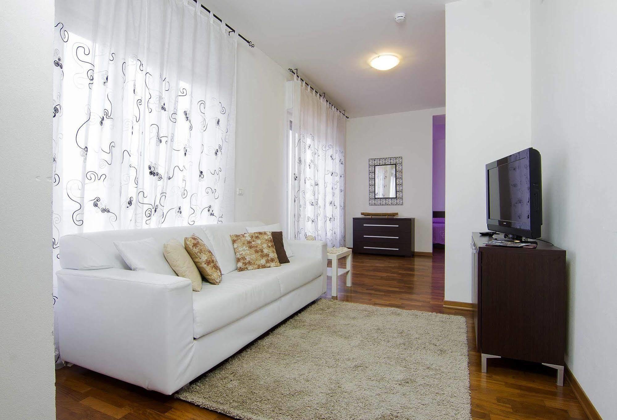 Residence Le Terrazze Триест Экстерьер фото