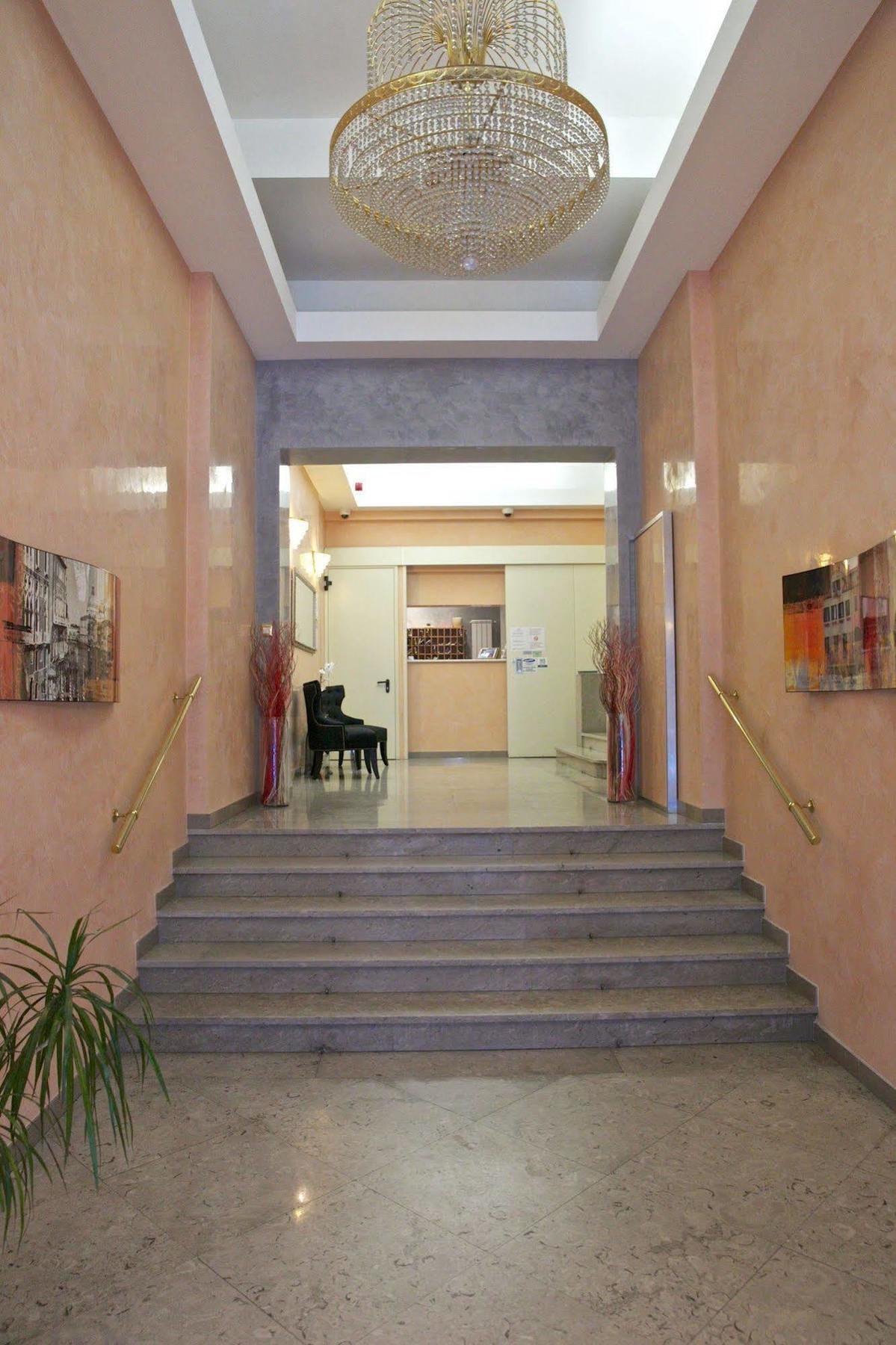 Residence Le Terrazze Триест Экстерьер фото